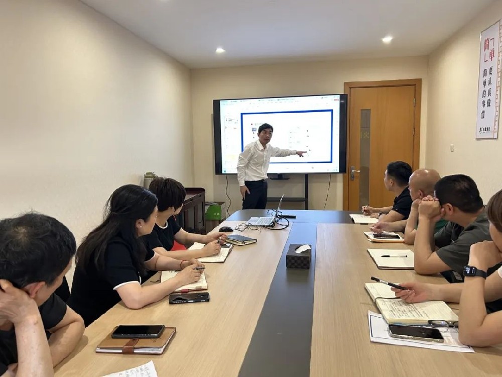 知识赋能 砺剑强兵 |悟空中文官网入口_悟空（中国）
家具开展营销专题培训